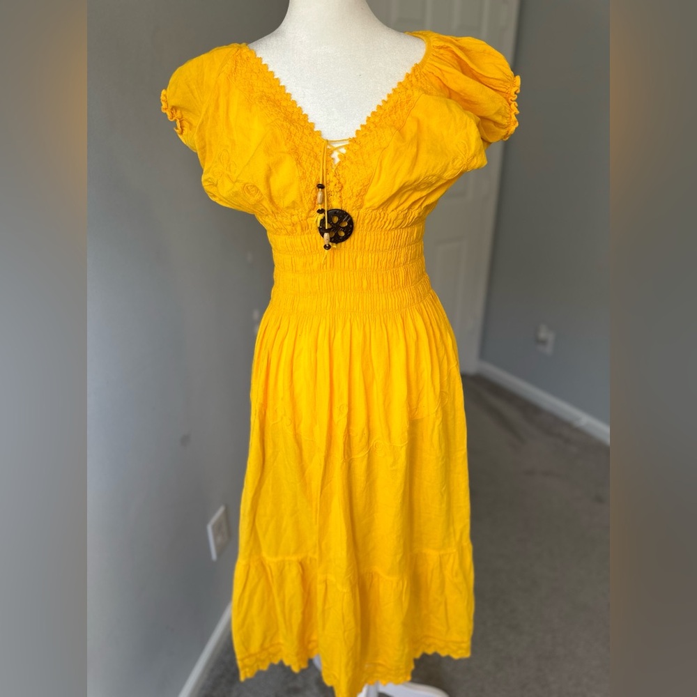 BEAUTIFUL Sunny Dress! Short-sleeve yellow incl necklace!